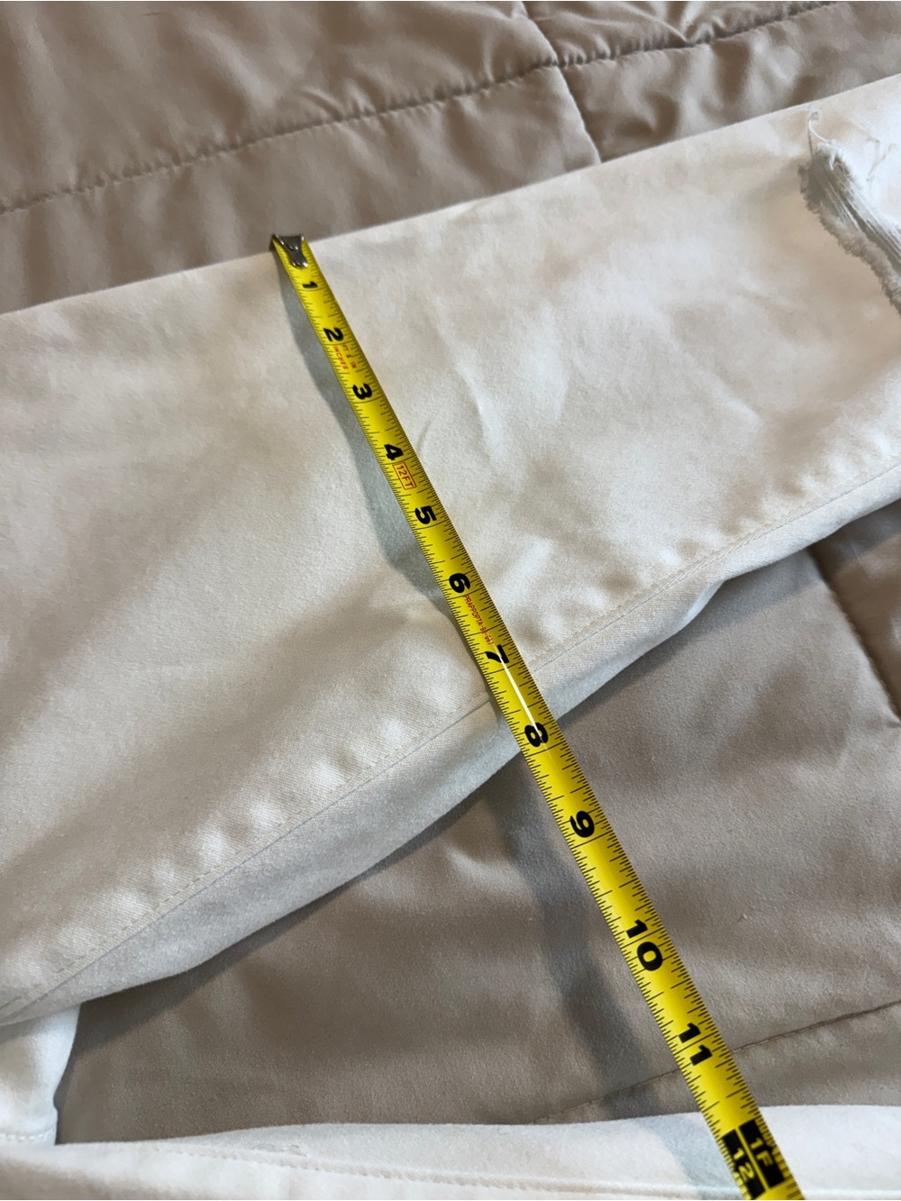 NWT INC Denim White Mid Rise Skinny Jeans Curvy 10/30 Distressed Knee - Picture 10 of 12